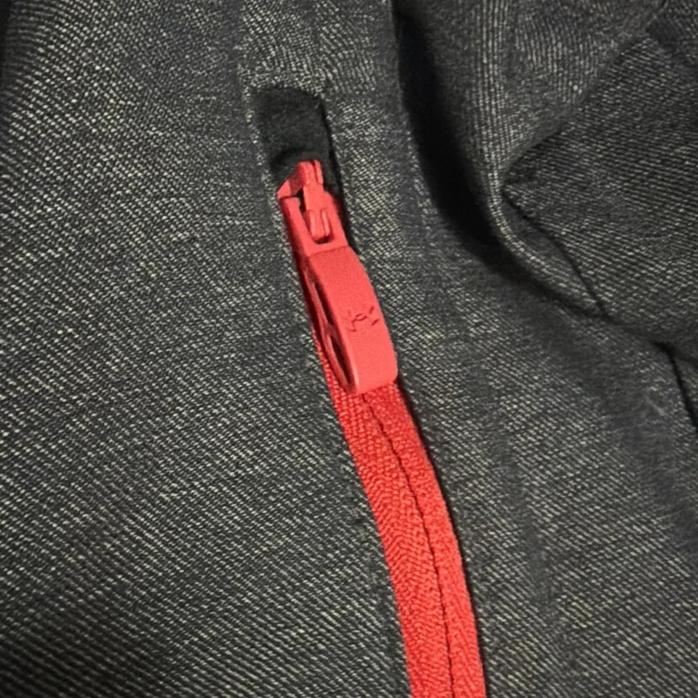 Under Armour Utah Utes 1/4 Zip All Season Gear Loose Men's Small‎ Pullover